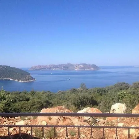 Derya Kaş